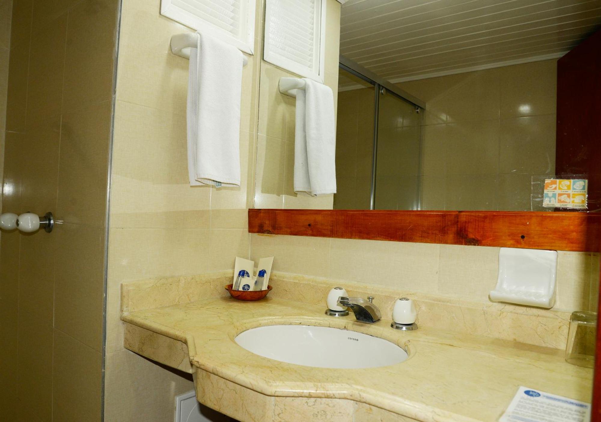 Hotel Bahia Cartagena Ruang foto